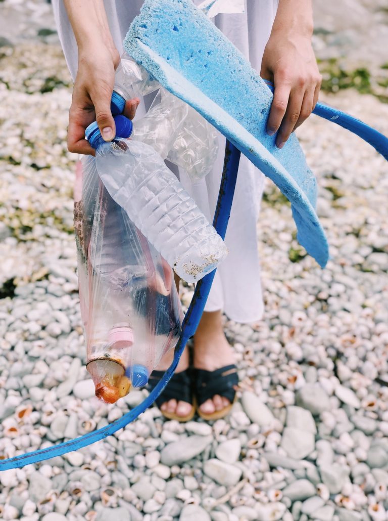 8 Essential Items for Travelers Who Hate Creating Plastic Waste