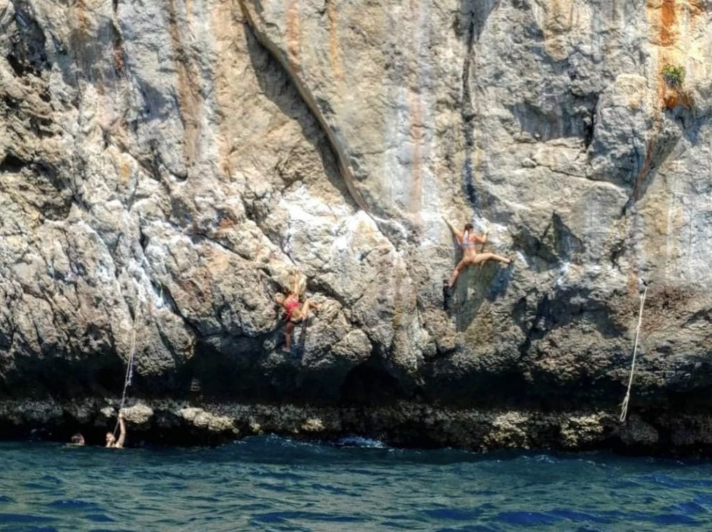 Rock Climbing in Tonsai Bay, Thailand 10 women deep water solo female