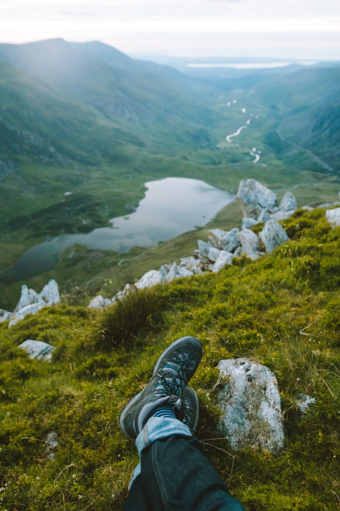 22 Rookie Mistakes New Backpackers Make and How To Avoid Them 6 hiking boots simon migaj