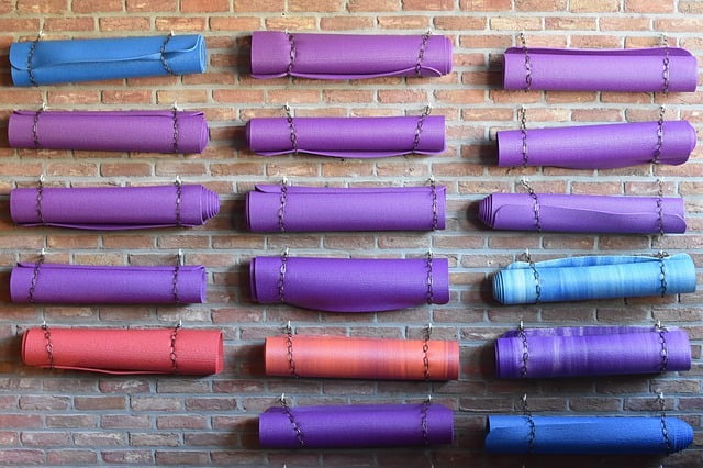 How to Make Your Own DIY Yoga Mat Cleaner 1 DIY yoga mat cleaner