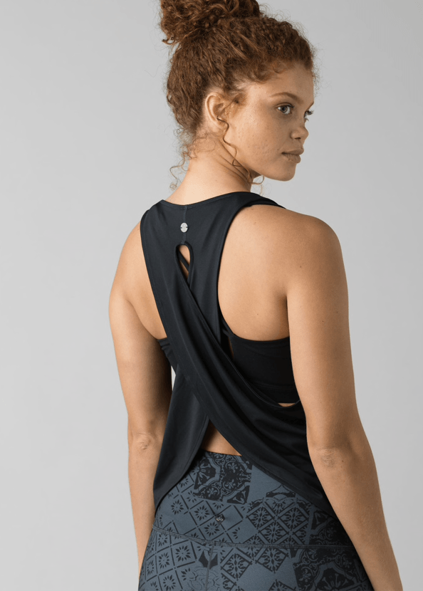 What To Wear Rock Climbing: Rock Climbing Outfits For Women 8 rock climbing outfits for women indoor gyms