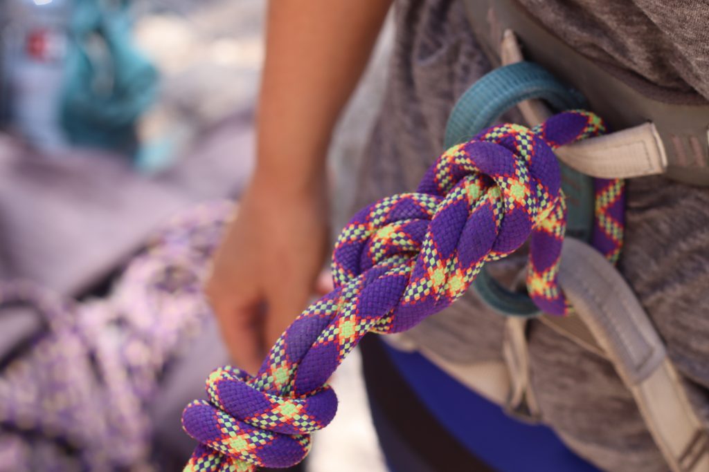 Outdoor Rock Climbing For Beginners: Gear, Safety, and Etiquette 4 outdoor rock climbing knots figure 8 knots 1