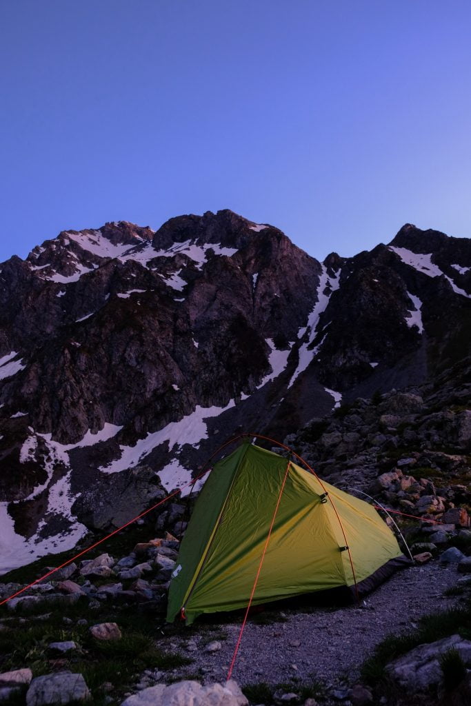 How To Put Up a Backpacking Tent By Yourself: 8 Easy Steps 1 how to set up a backpacking tent in the wilderness