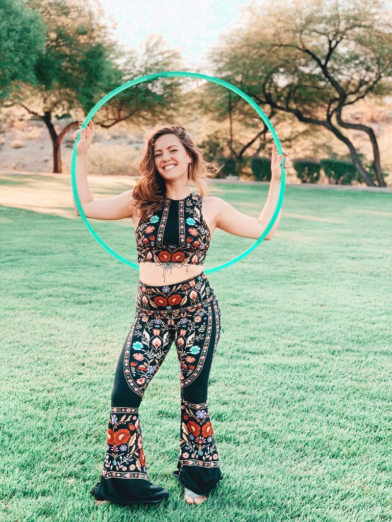 Yoga Democracy Review: Sustainable Activewear Made From Recycled Plastic Water Bottles 5 Fabrics made from Recycled Water Bottles | Yoga democracy