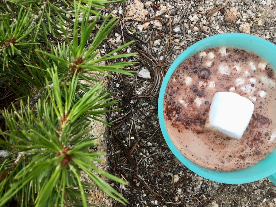 What To Eat Before, During, And After A Hike (With Images) 10 Hot chocolate and marshmallows